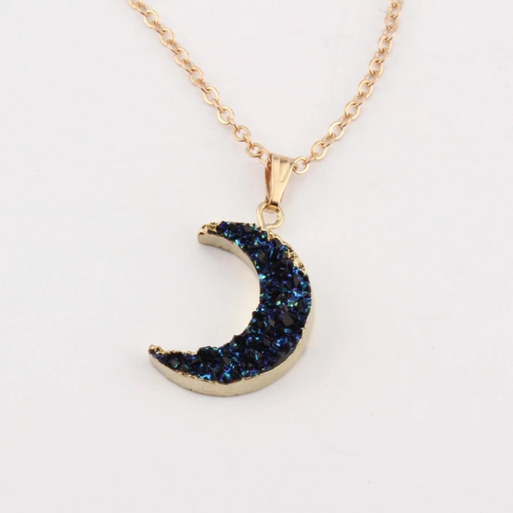 🌙Beautiful DruzyBlue CrescentMoon Necklace - Picture 4 of 8